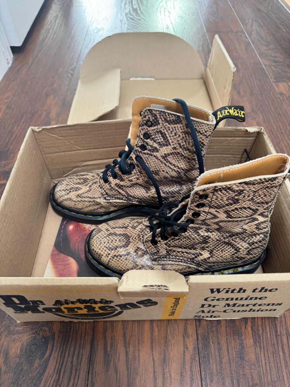 Dr. Martens Brown Snake-Print 8-Eye Boots. Vintage - made in England